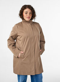 Transitional jacket with pockets and a high collar, Brown, Model