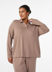 Long-sleeved jersey blouse with collar, Brown, Model