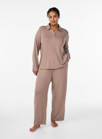 High-waisted straight fit jersey trousers, Brown, Model