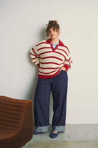 Knitting in stripes, , Model