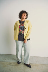 Cardigan in shades of yellow, , Model